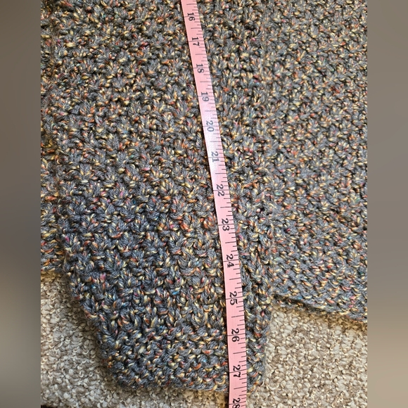 Hand Knit cardigan.  Long sleeves. 5 large buttons. Size medium/ large - Picture 7 of 10